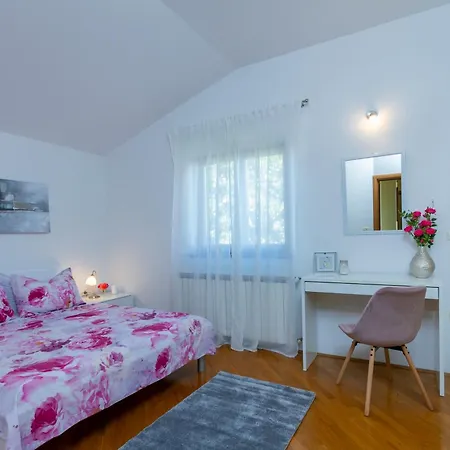 Mirjan Apartment *